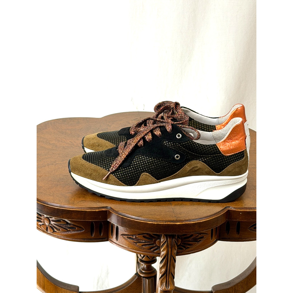 NIB Vaddia Casta Gold Metallic Mix Funky European Tennis Shoe #0376 EU 38200 - Picture 10 of 10